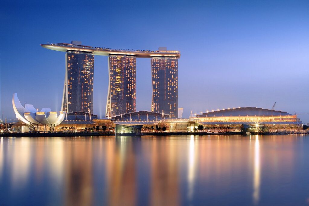 Marina_Bay_Sands_in_the_evening