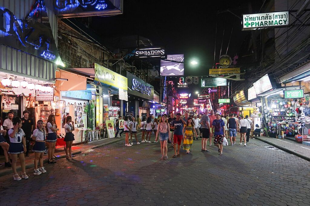 Nightlife_of_bangkok_pattaya_street