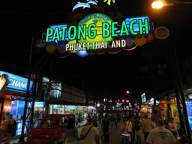 Patong_beach_phuket_thailand_nightlife