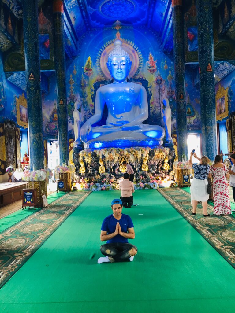Inside_the_blue_temple