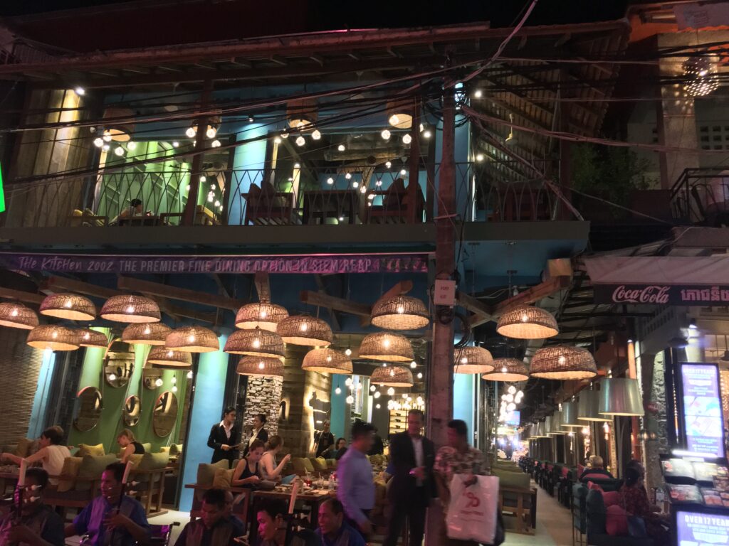 restaurant_at_pub_street_cambodia
