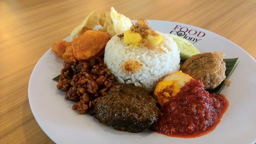Nasi_lemak_malaysian_cuisines