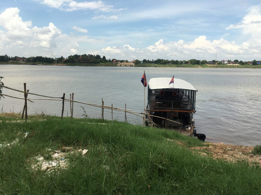 Boat-at-silk-island-cambodia